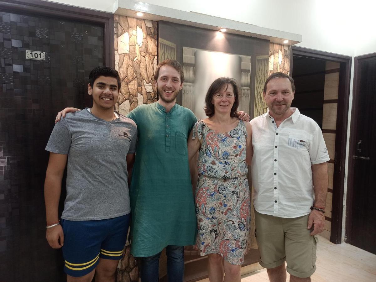 4N Homestay- Golden Temple View Amritsar Bagian luar foto